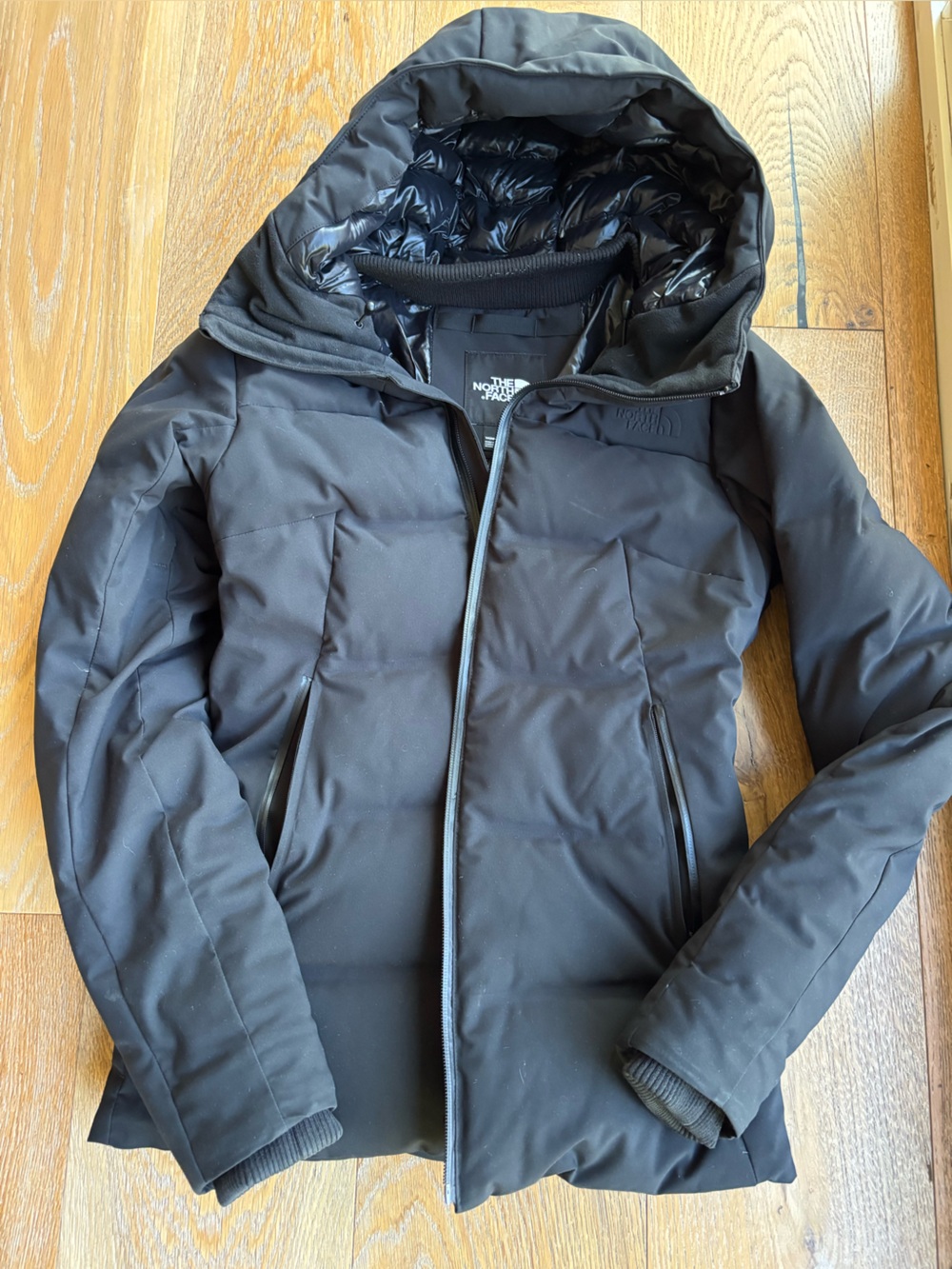 Women’s Northface black puffy coat XS